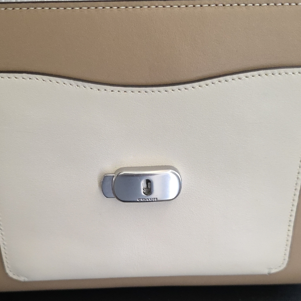 Coach Tan and Cream Top Handle Tabby 20 - Picture 8 of 11